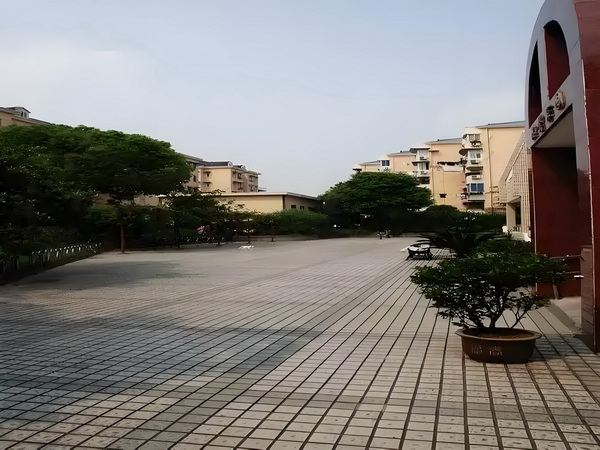 本科学历可以申请深圳户口吗_专访导演饶晓志：对《万里归途》满意和骄傲 并签面捐赠协订书议的